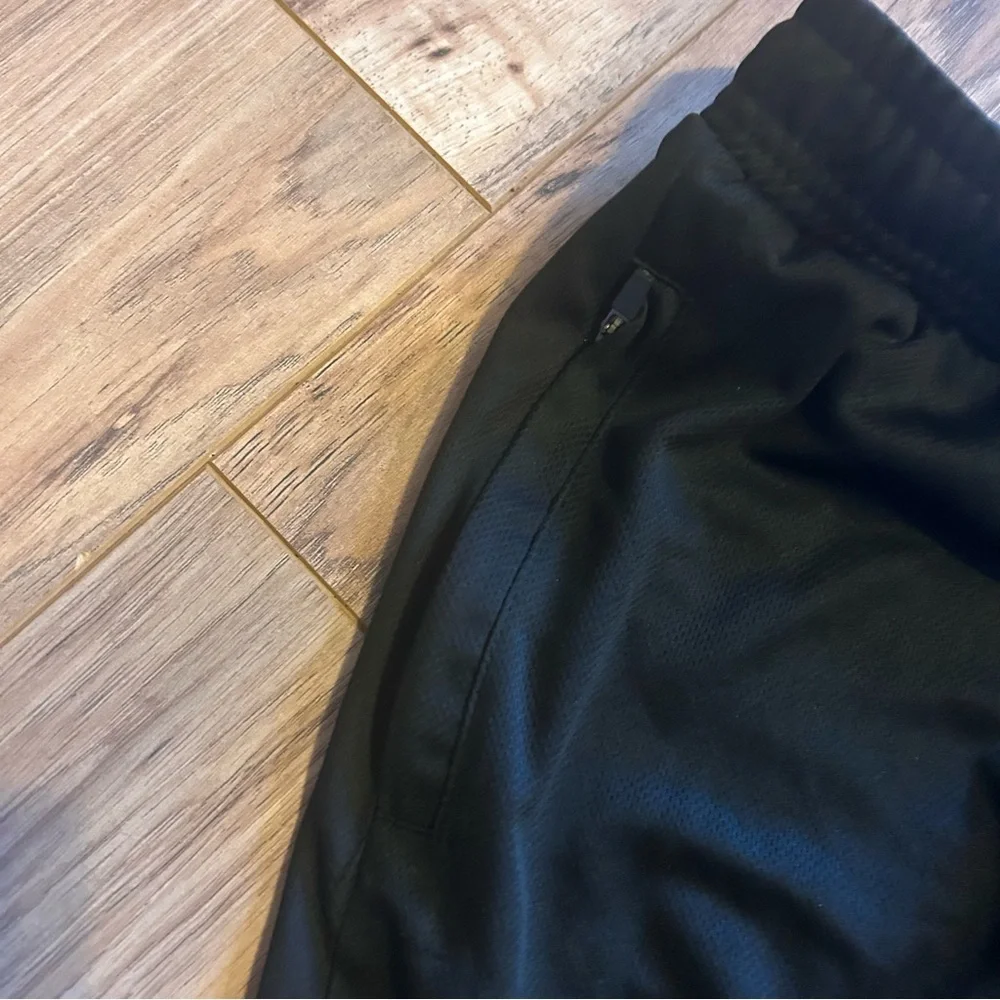 2-in-1 Athletic Shorts with Compression Liner Leggings Black Men’s Small NWT